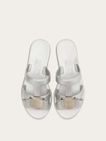 Ferragamo New Vara plate strappy slide - Image 5